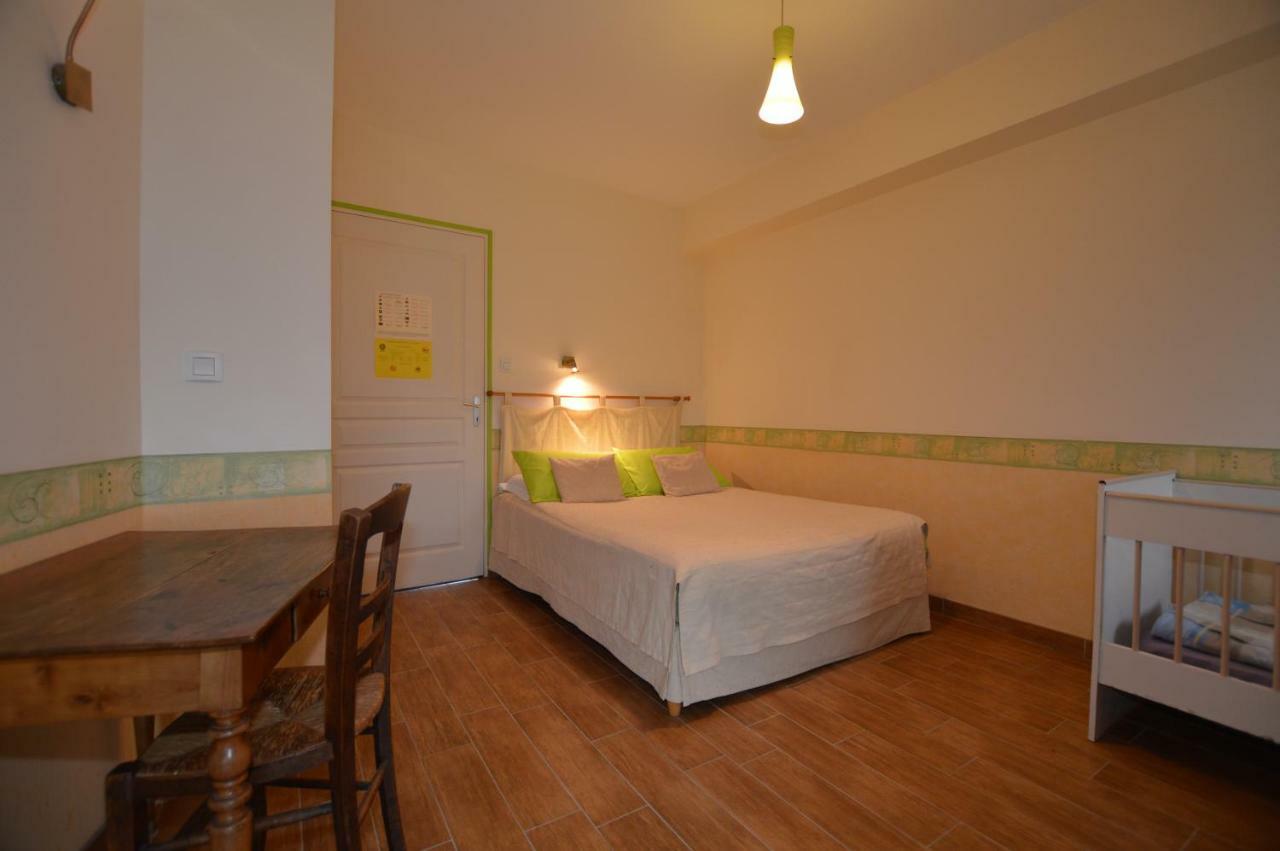 Saint-Etienne-en-Cogles La Roche B&B 외부 사진